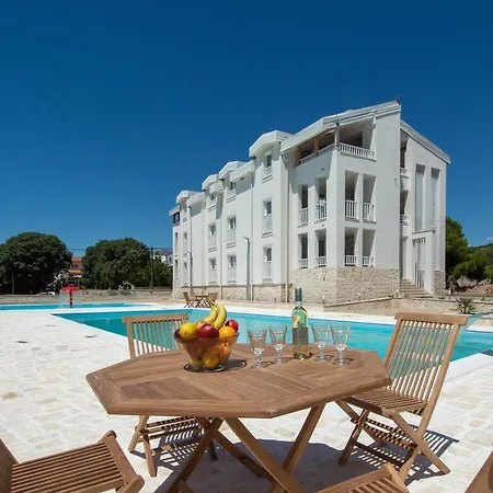 Mala Dalmacija By Mediteran Travel Aparthotel