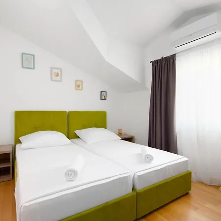 Mala Dalmacija By Mediteran Travel Aparthotel