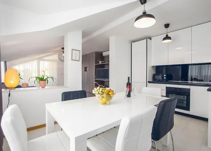 Mala Dalmacija By Mediteran Travel Tribalj